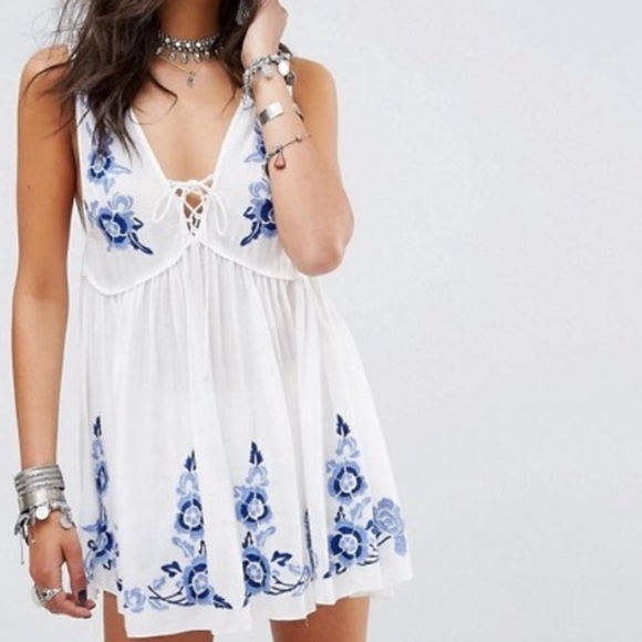 Free People Dresses & Skirts - Free People Aida Embroidered Babydoll Slip Dress